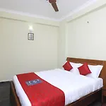 Oyo 8645 Syeds Inn