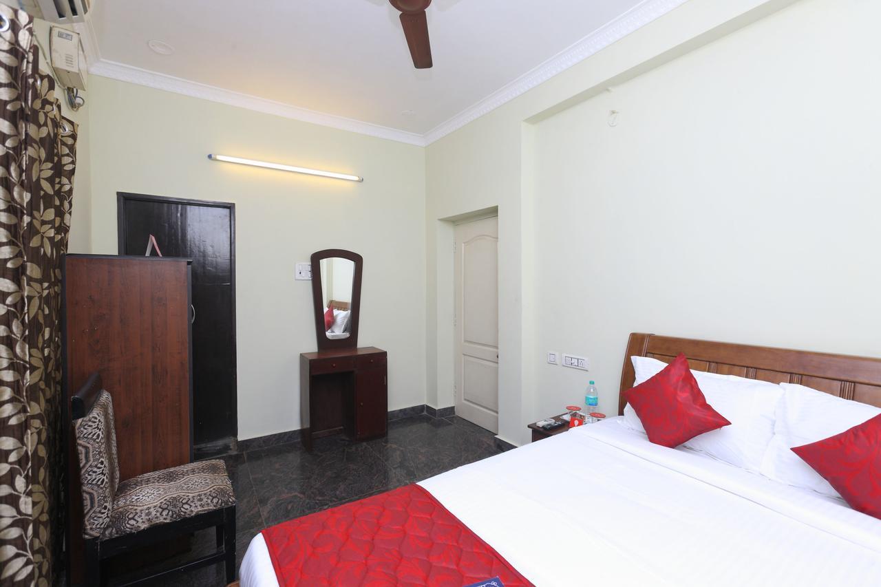 Hotel Oyo 8645 Syeds 3*