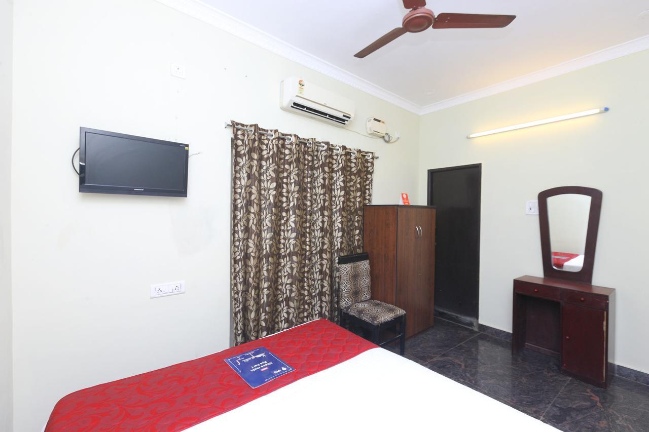 Hotel Oyo 8645 Syeds 3*
