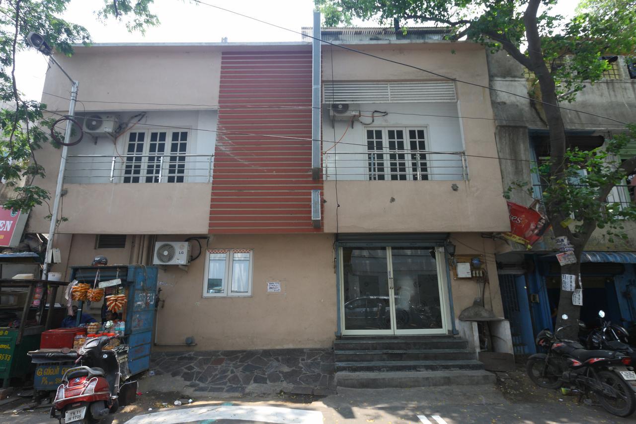 Oyo 8645 Syeds 3* Chennai