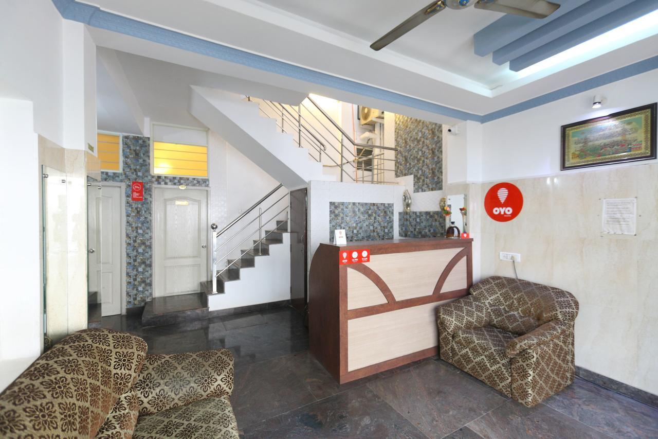 Oyo 8645 Syeds Hotel